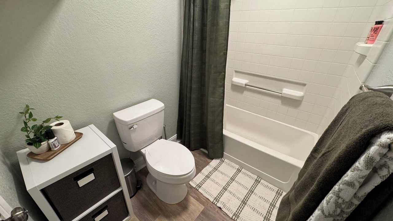 Photo of Bathroom in Old Seward - Oceanview