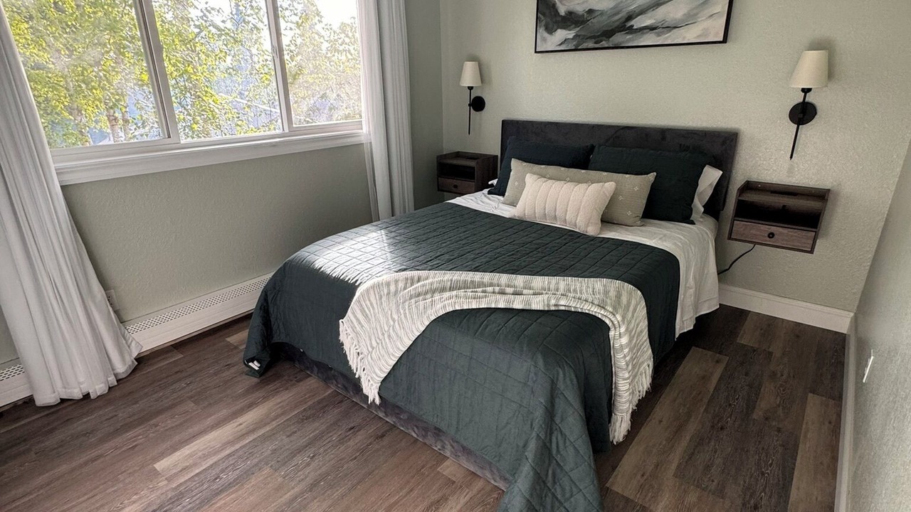Photo of Bedroom in Old Seward - Oceanview