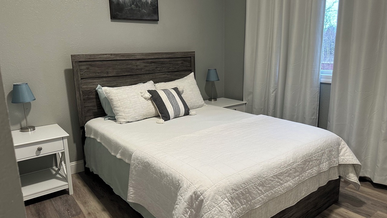 Photo of Bedroom in Old Seward - Oceanview