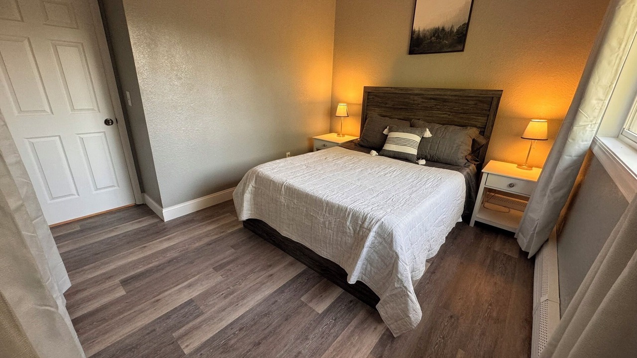 Photo of Bedroom in Old Seward - Oceanview