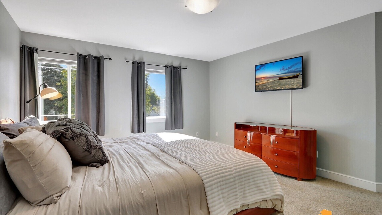 Photo of Bedroom in University Area