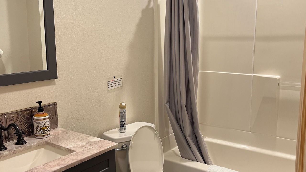 Photo of Bathroom in Chiniak