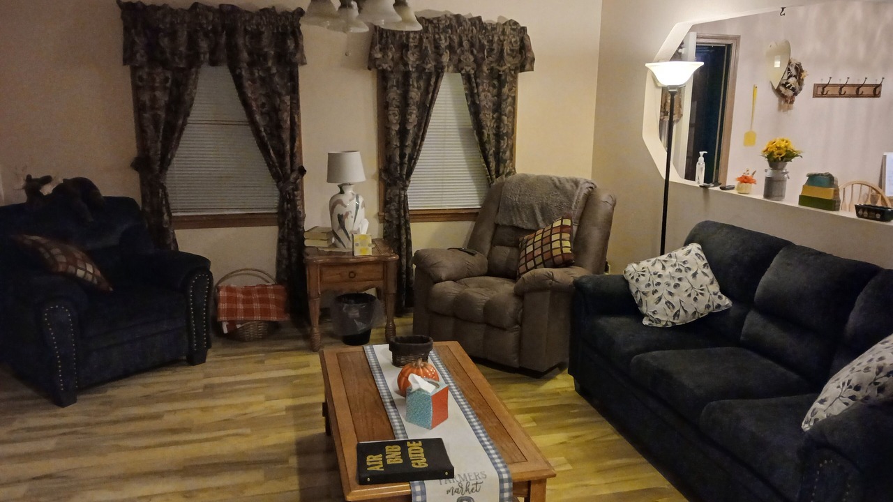 Photo of Livingroom in Van Buren