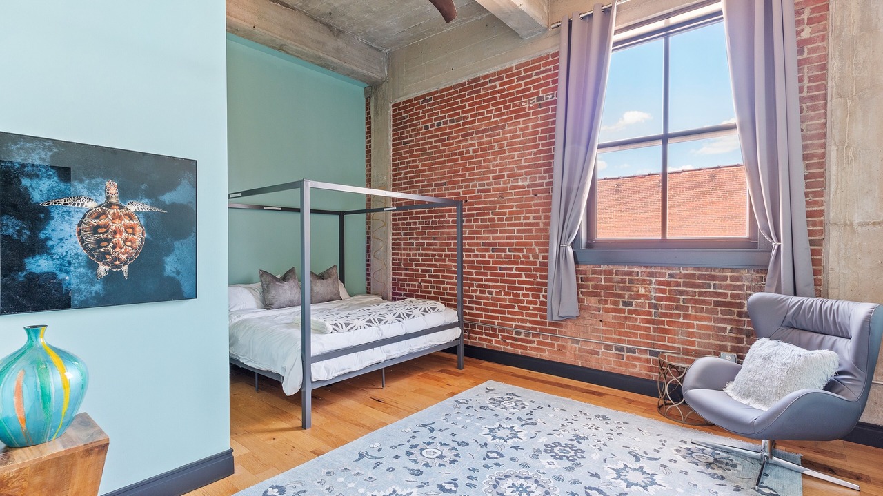 Photo of Bedroom in Downtown West