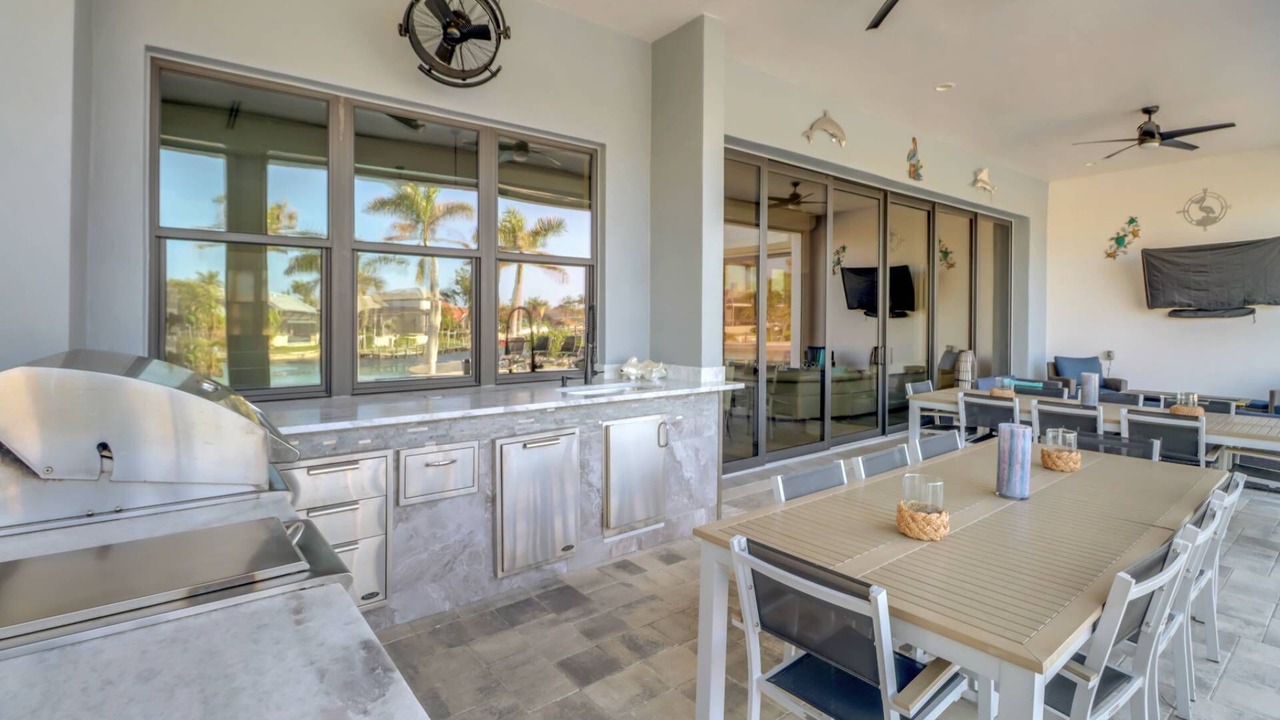 Photo of Outdoor in Pelican