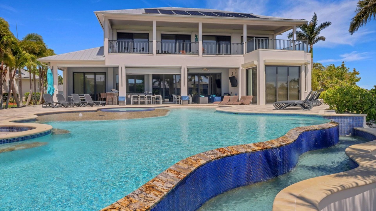 Photo of Outdoor in Pelican
