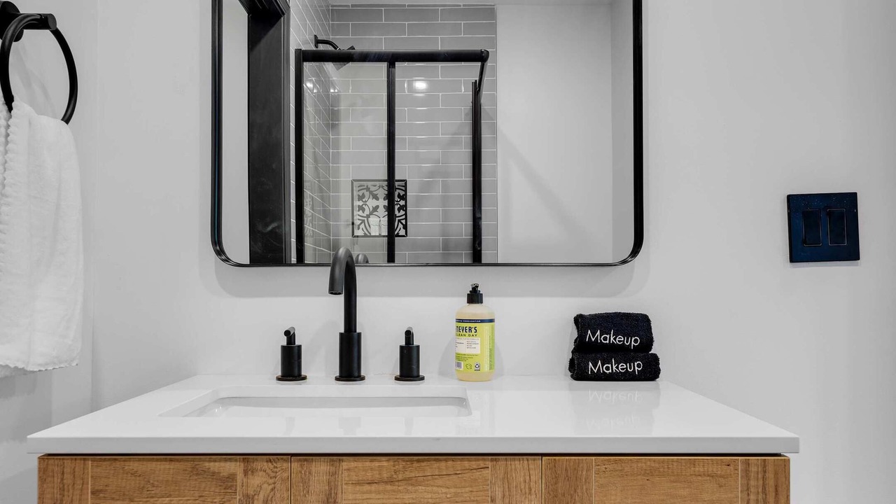 Photo of Bathroom in Weinland Park