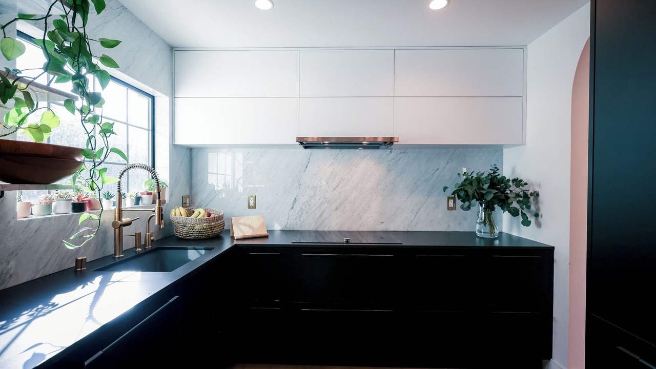 Photo of Kitchen in Suburban Park - Lorelei Manor - Flood Park Triangle