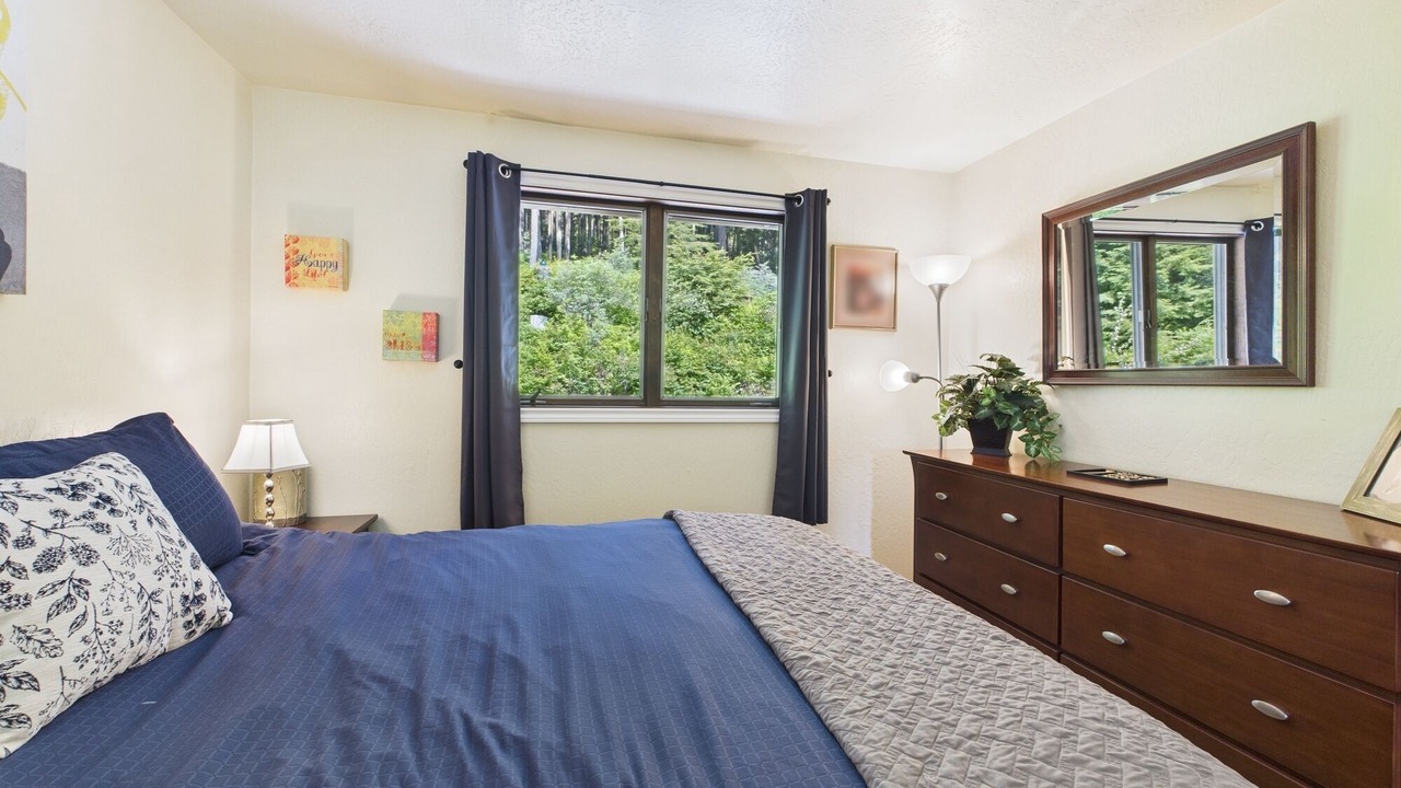 Photo of Bedroom in Mendenhall Valley
