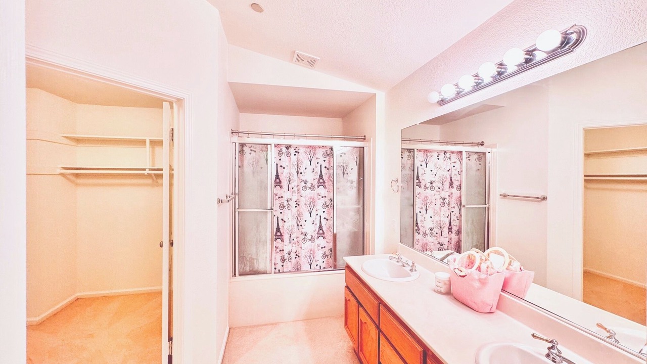 Photo of Bathroom in Union City