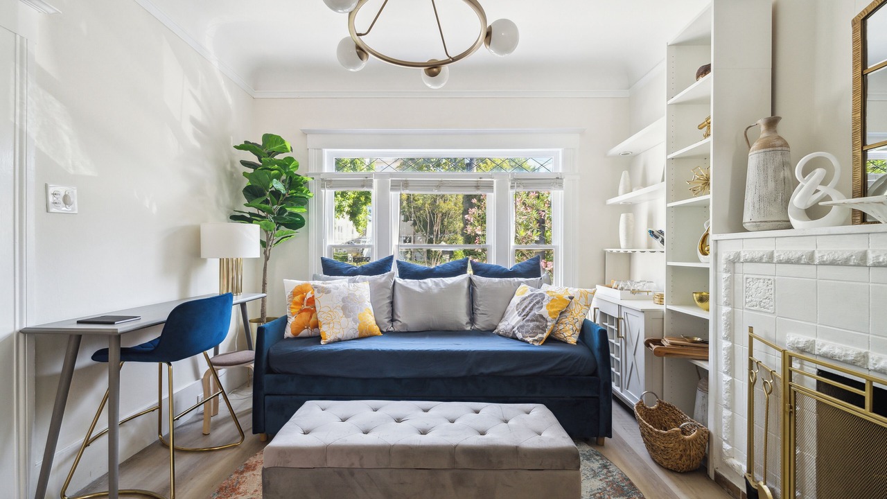 Photo of Bedroom in Piedmont Avenue