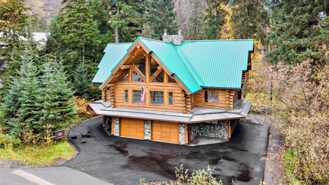 Photo of Others in Alyeska