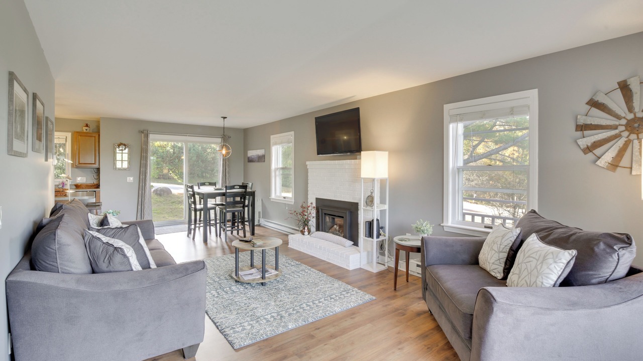 Photo of Livingroom in Bethel