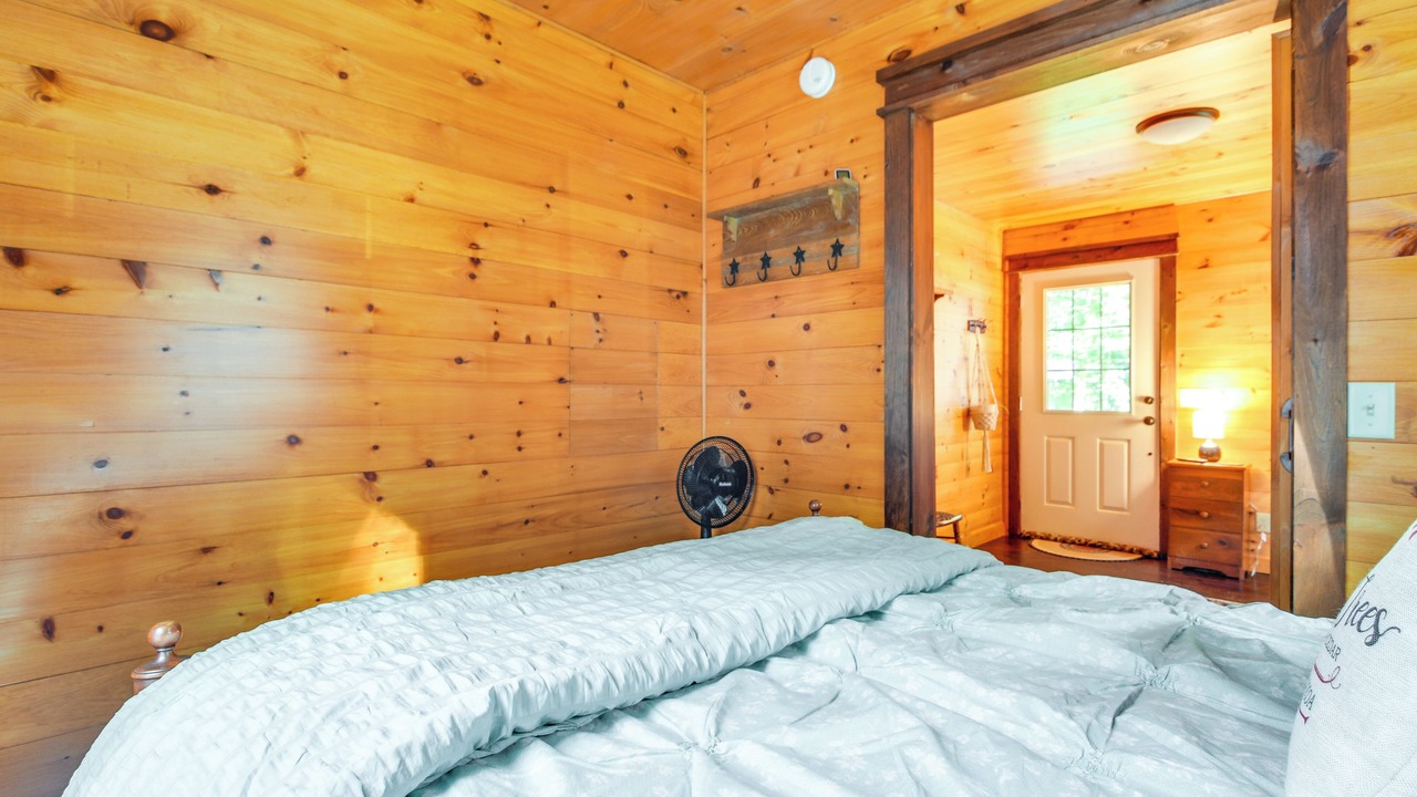 Photo of Bedroom in Farmington Falls
