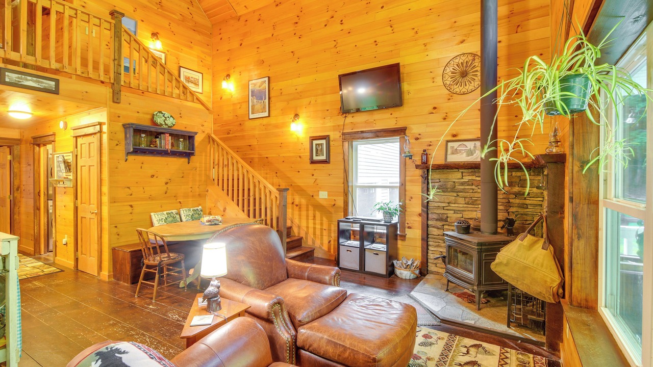 Photo of Livingroom in Farmington Falls