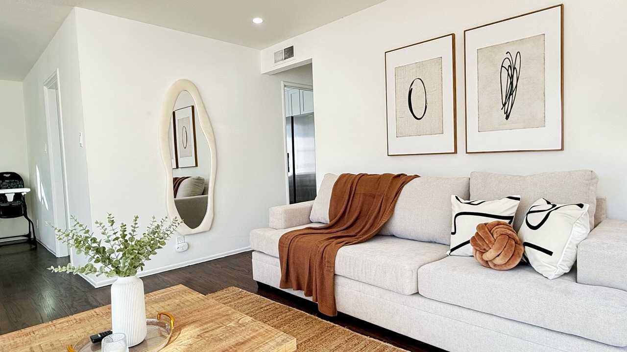 Photo of Livingroom in East Palo Alto