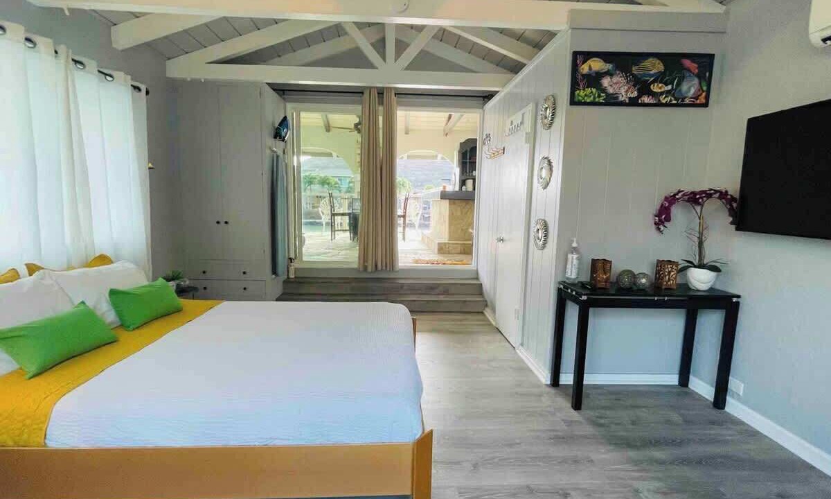 Photo of Bedroom in Hawaii Kai