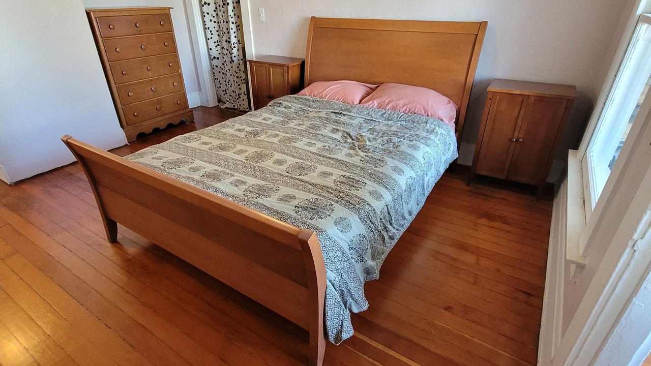 Photo of Bedroom in South Berkeley