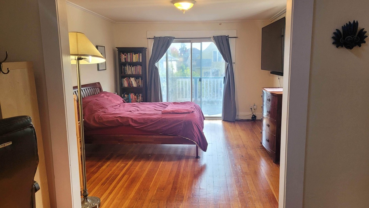 Photo of Bedroom in South Berkeley