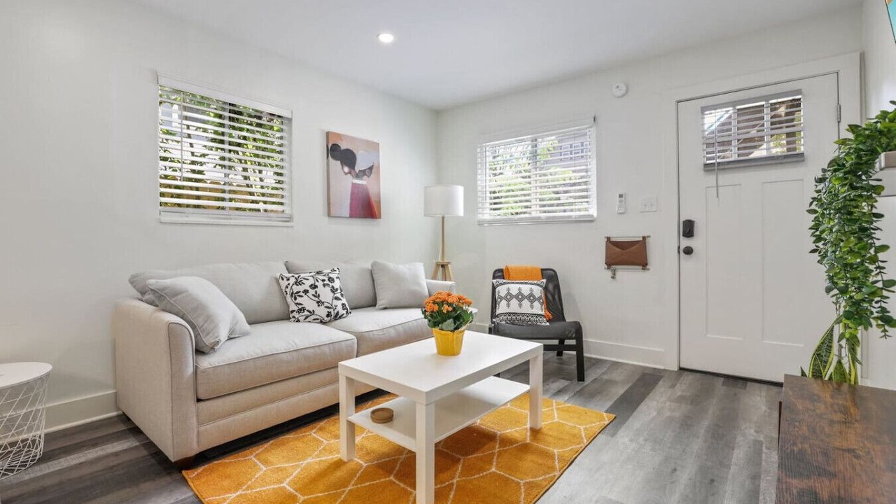 Photo of Livingroom in Olde Towne East