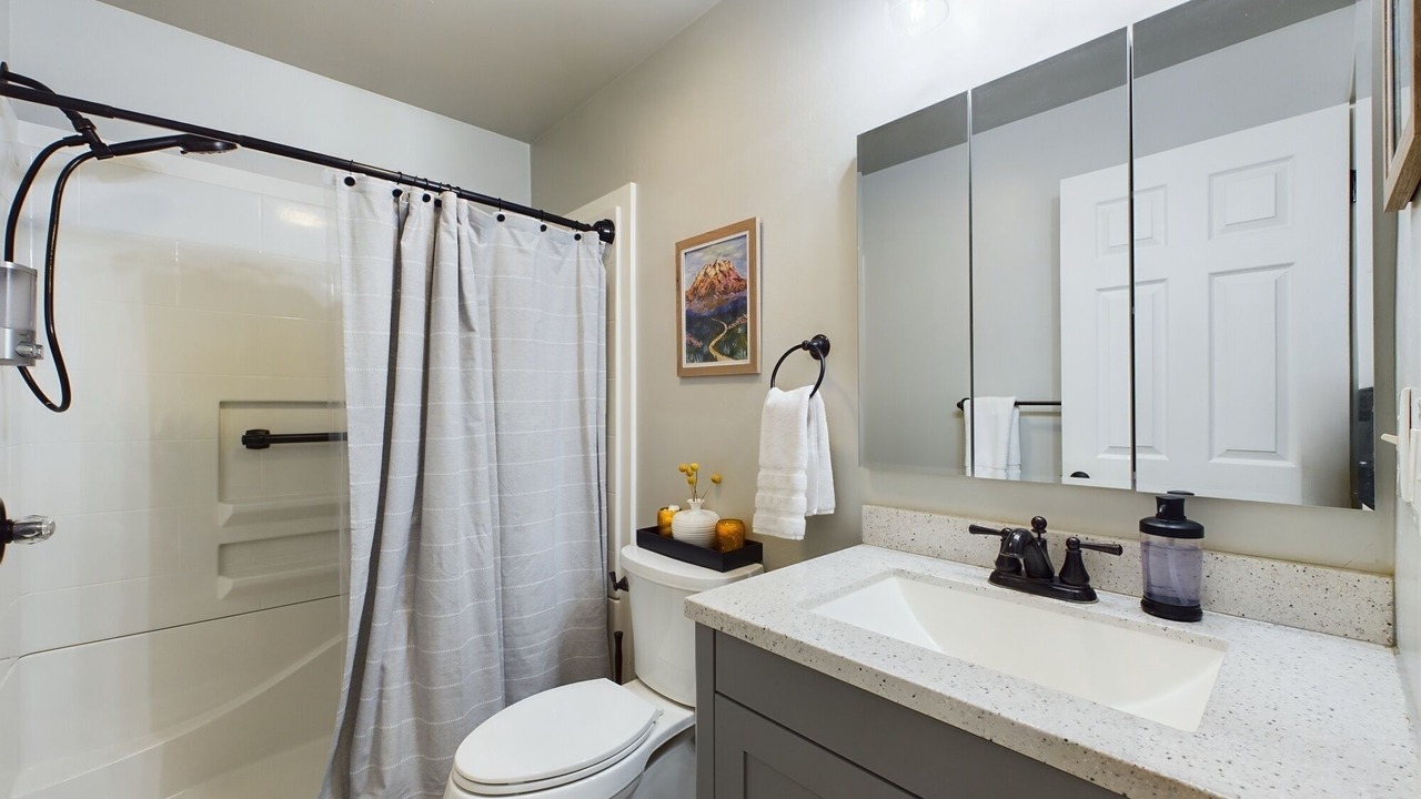 Photo of Bathroom in Mendenhaven
