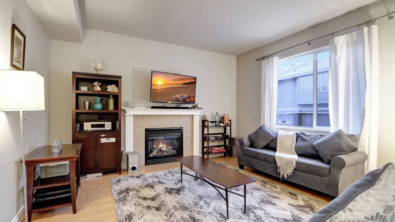 Photo of Livingroom in Northeast Anchorage