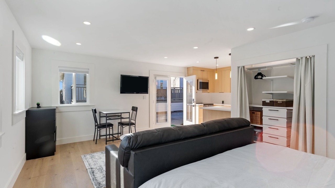 Photo of Bedroom in Southwest Berkeley