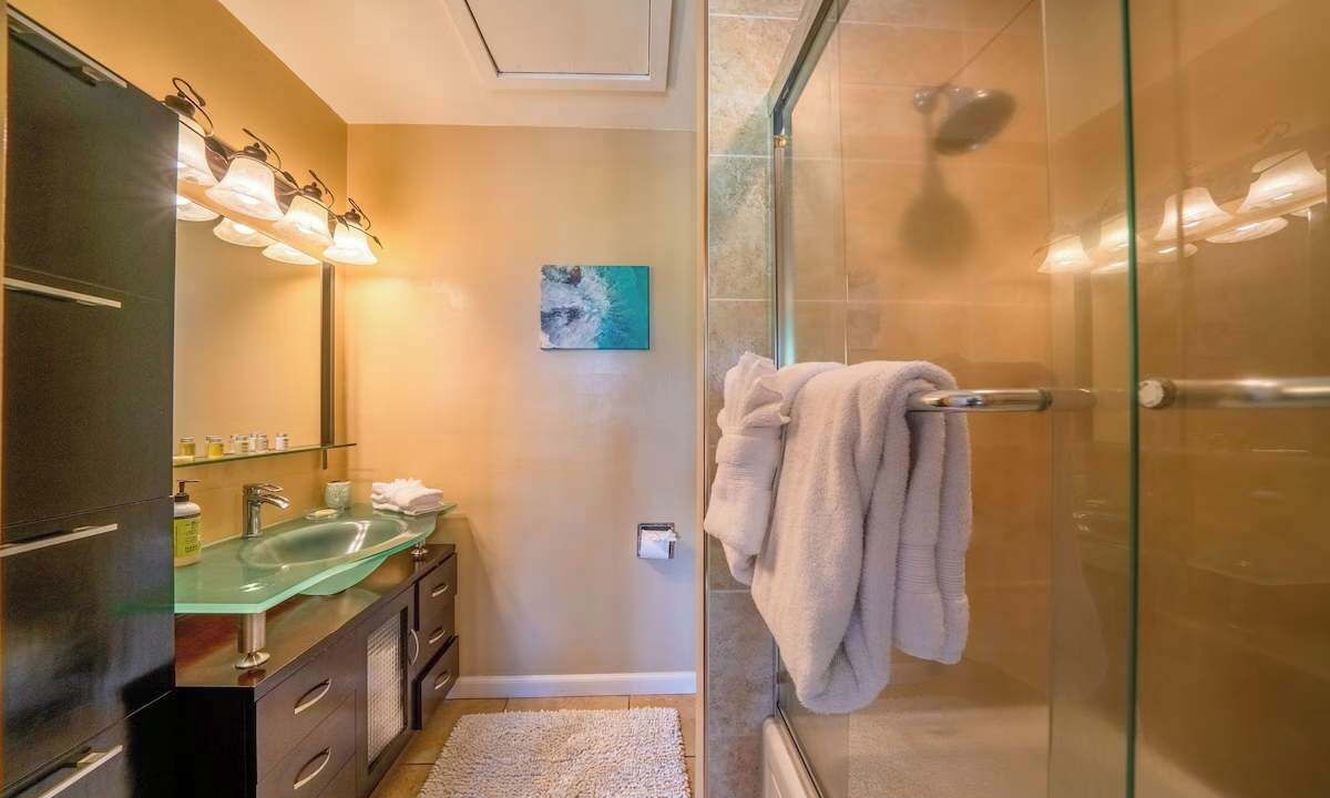 Photo of Bathroom in Kahuku