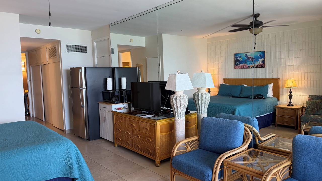 Photo of Bedroom in Historic Lahaina Front Street