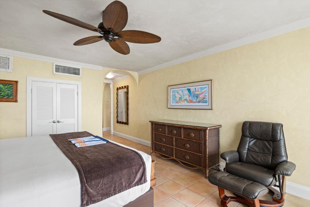 Photo of Bedroom in Historic Lahaina Front Street