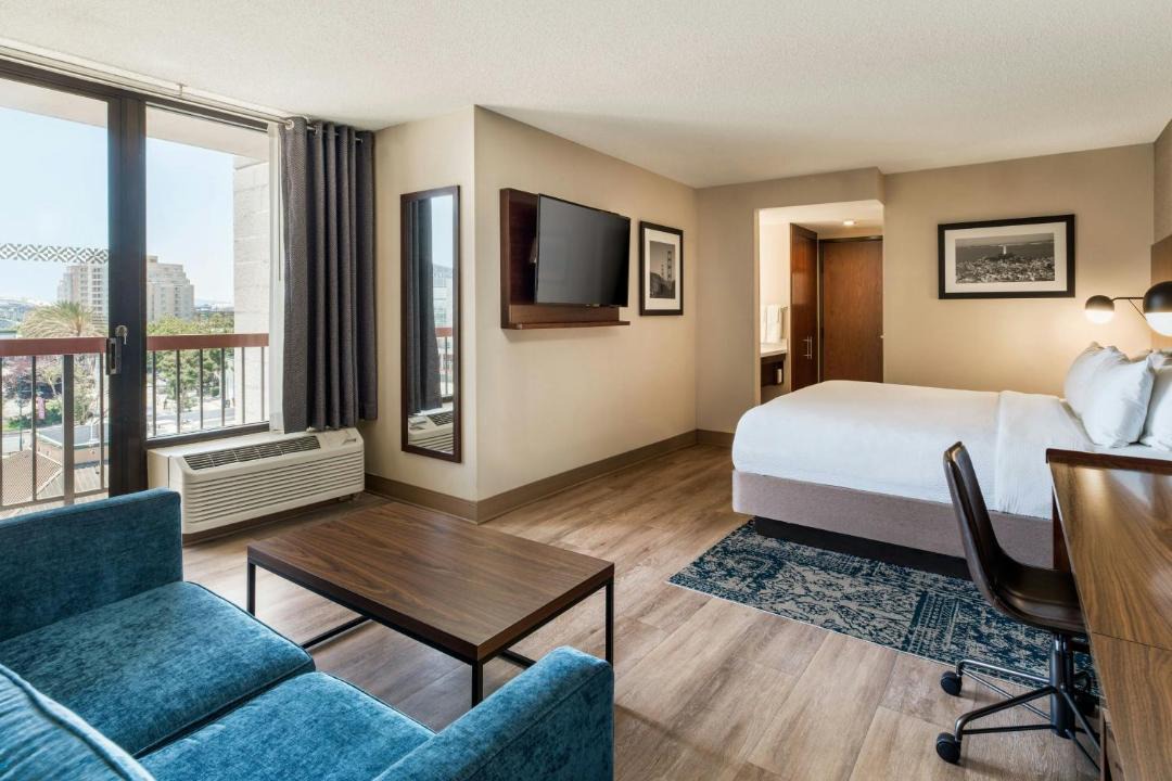 Photo of Bedroom in Emeryville