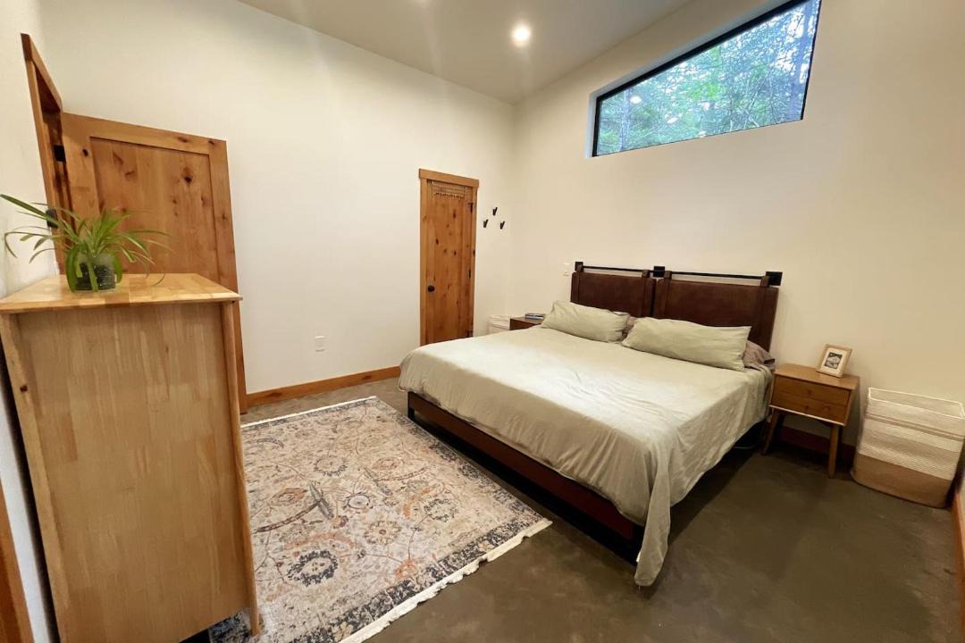 Photo of Bedroom in North Douglas