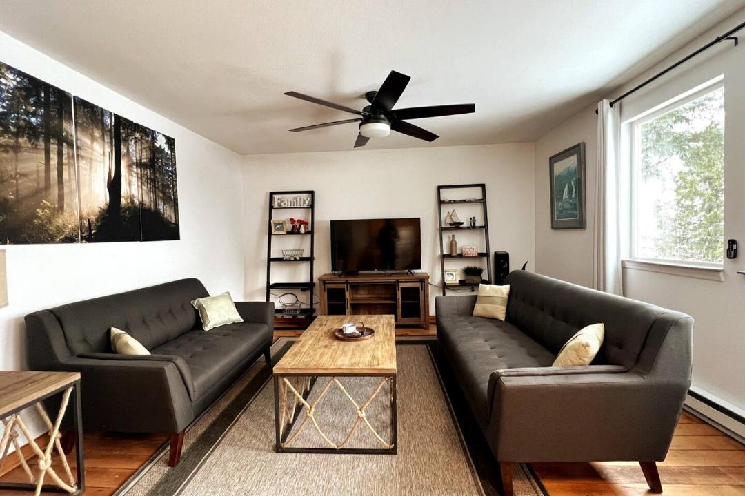 Photo of Livingroom in West Juneau