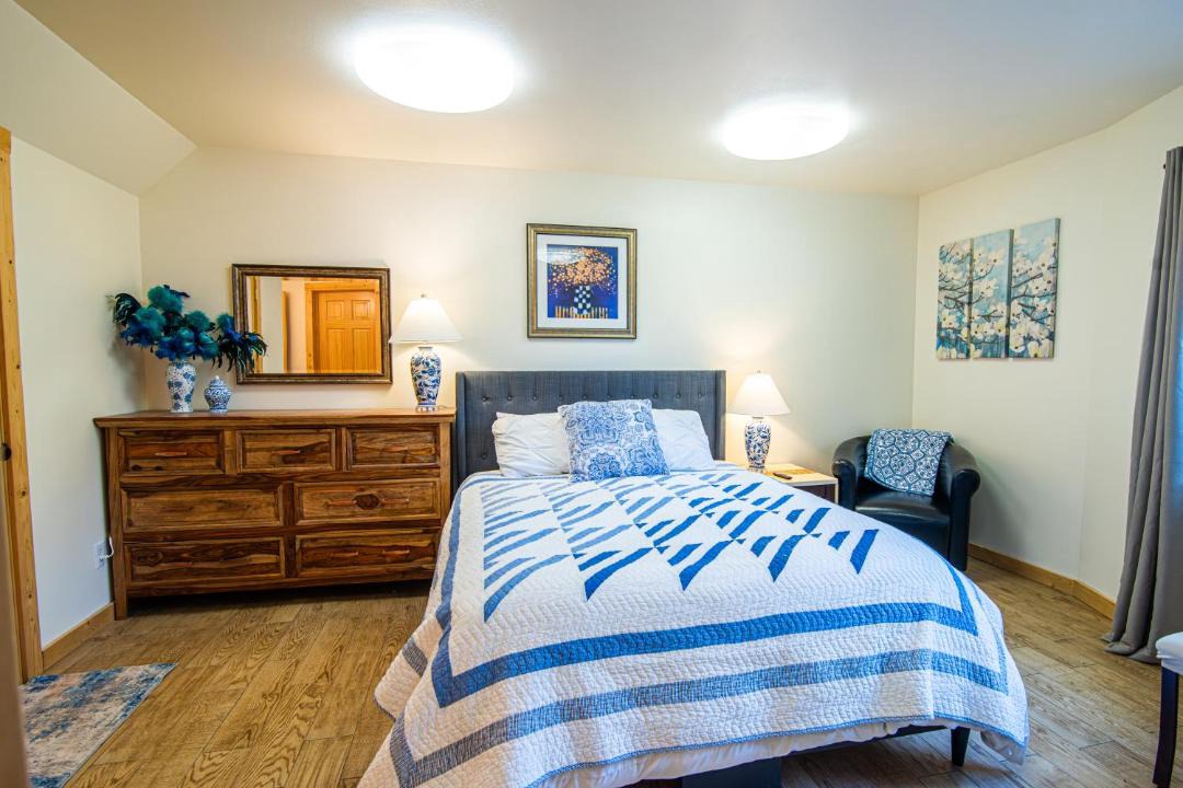 Photo of Bedroom in Knik-Fairview