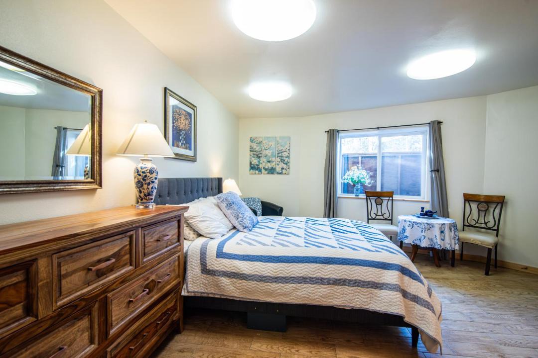 Photo of Bedroom in Knik-Fairview