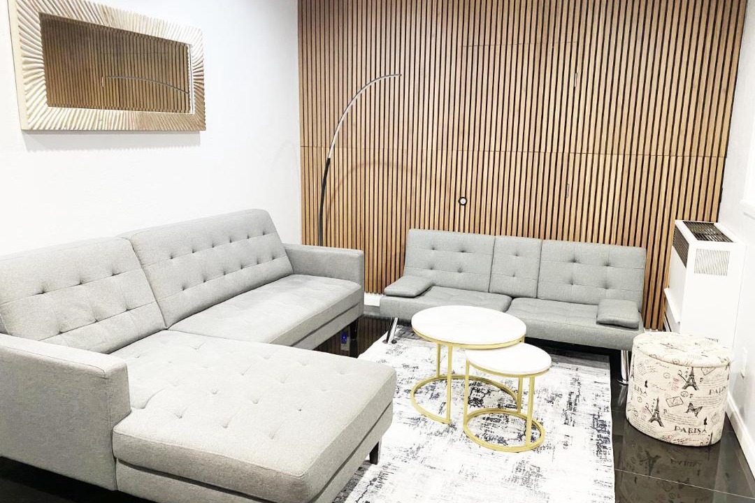 Photo of Livingroom in Oakland