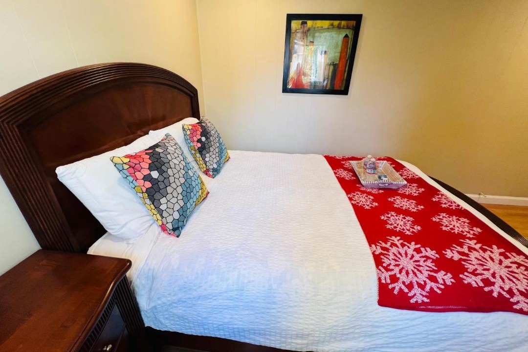 Photo of Bedroom in Midtown