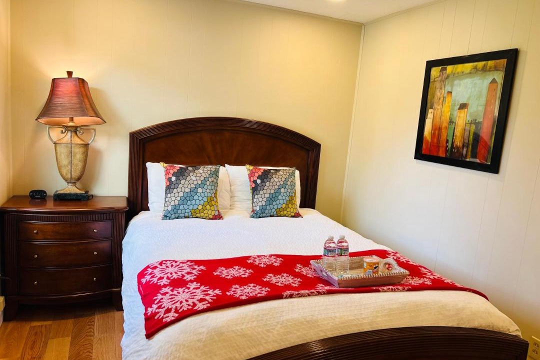 Photo of Bedroom in Midtown