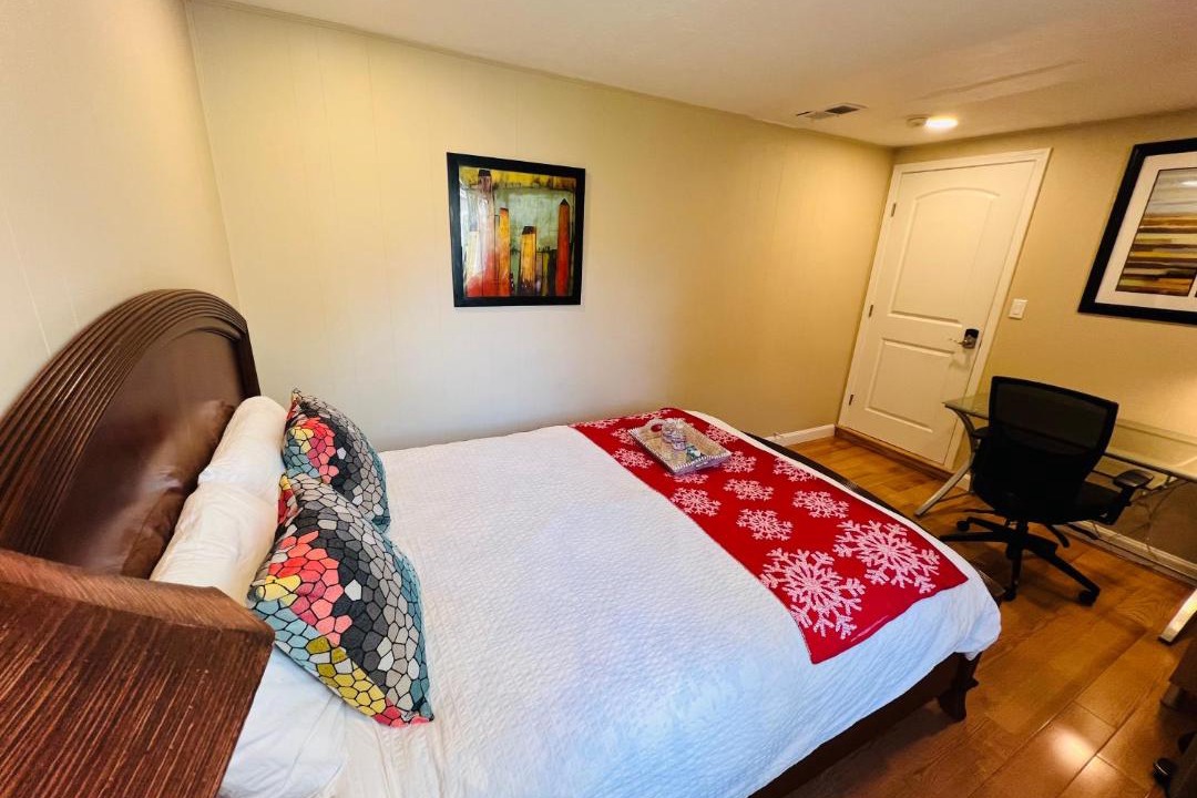 Photo of Bedroom in Midtown