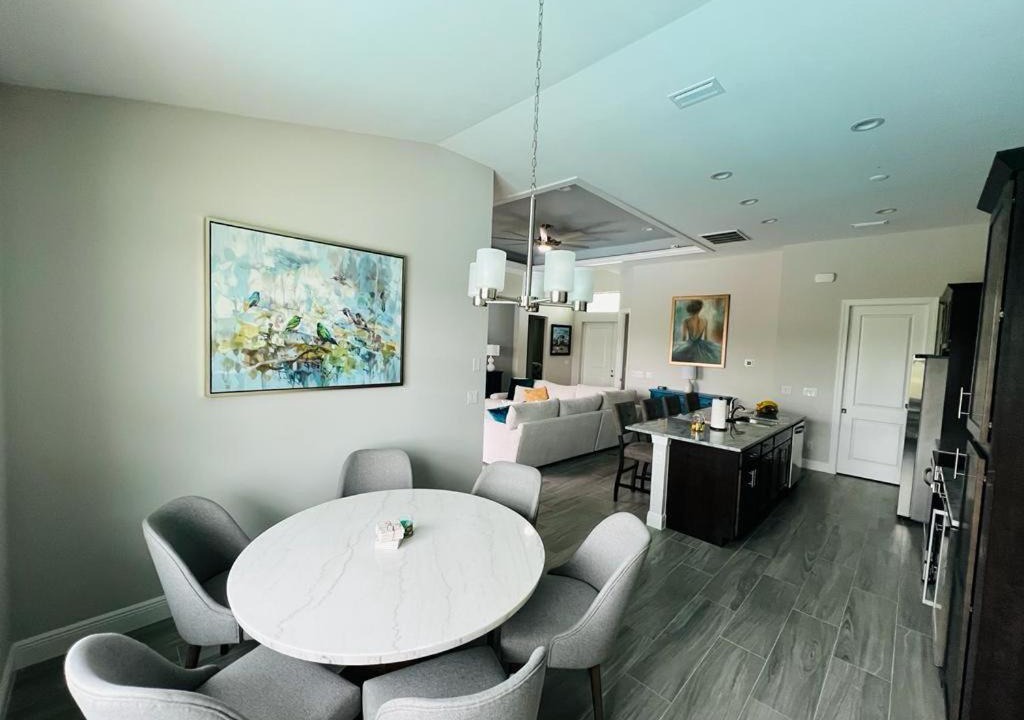 Photo of Livingroom in Diplomat