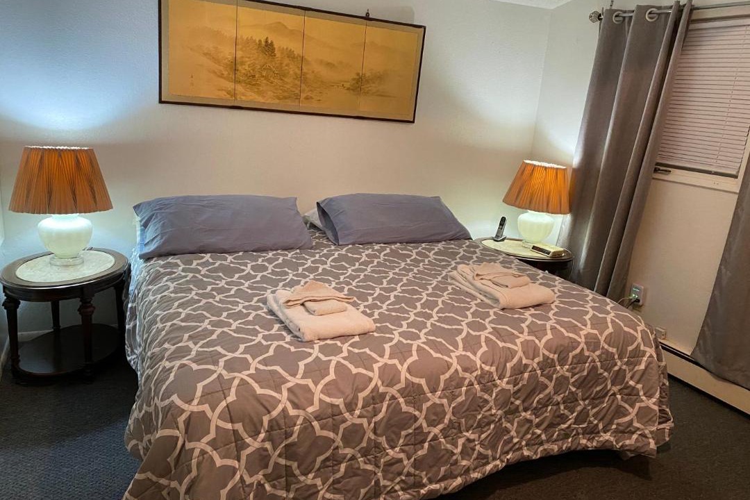 Photo of Bedroom in Rogers Park