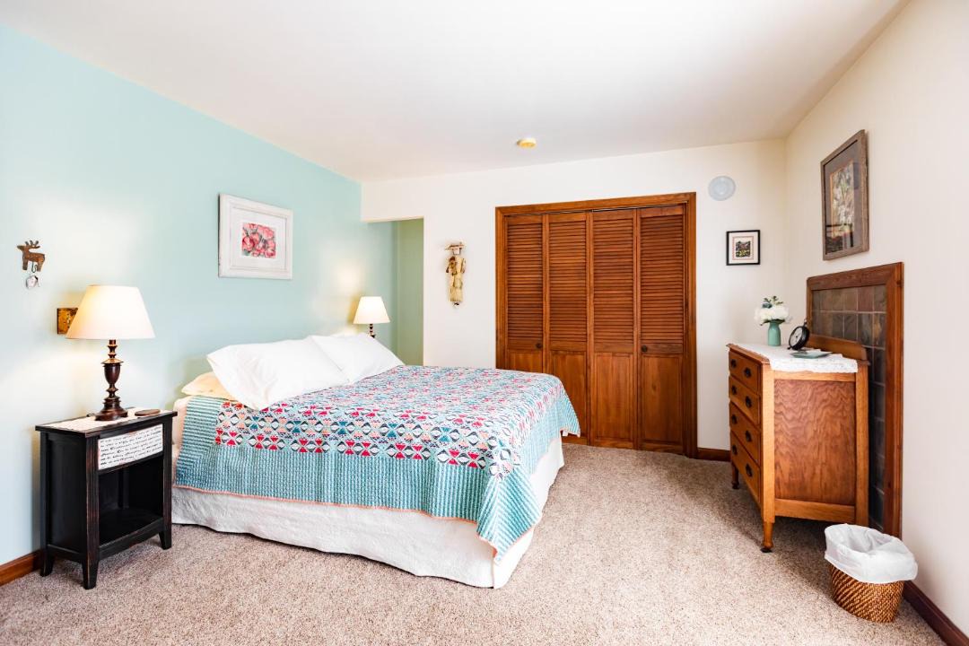 Photo of Bedroom in Moose Pass