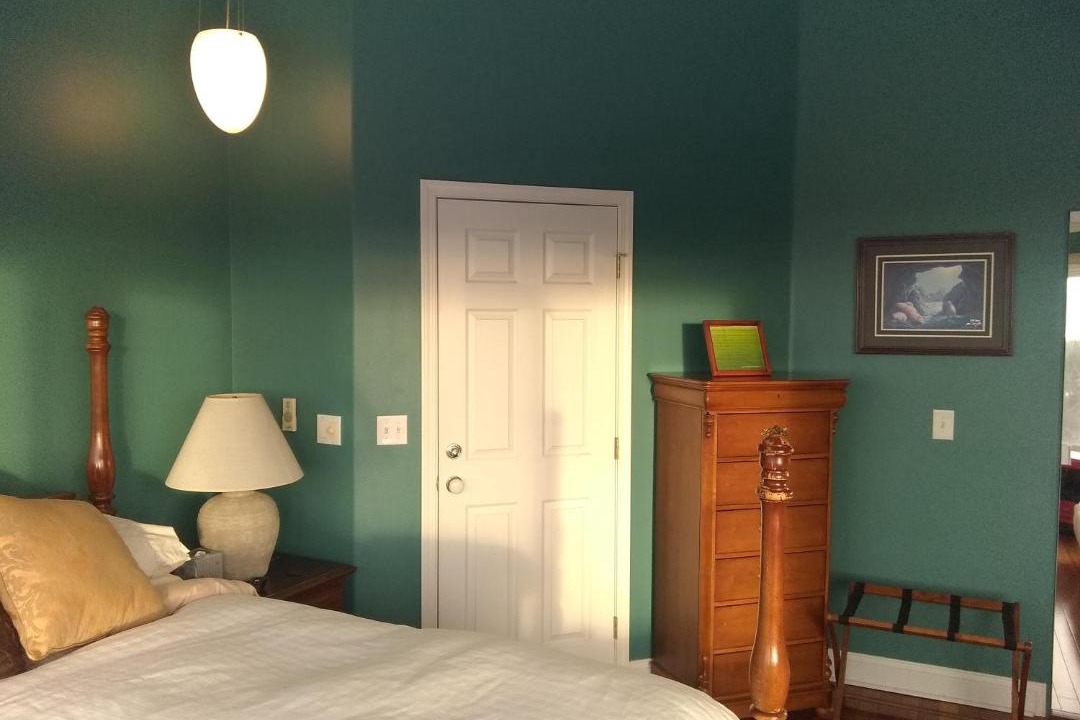 Photo of Bedroom in Mid-Hillside