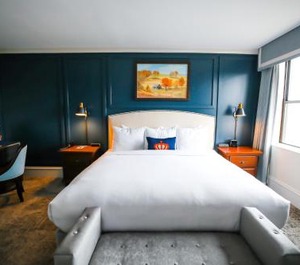 Dunhill Hotel 
