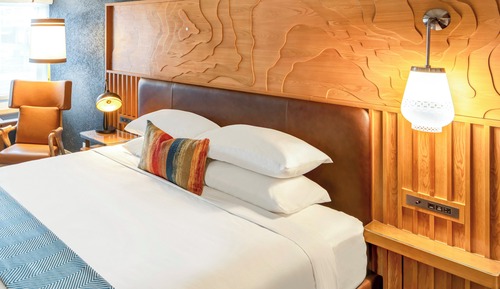 Room, 1 King Bed (Portside)