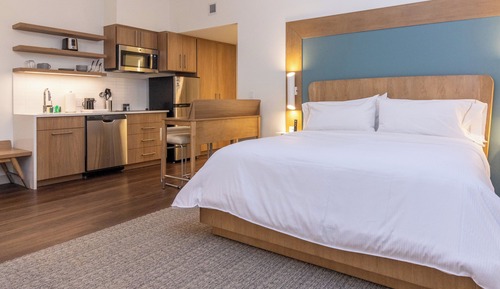 Studio, 1 King Bed with Sofa bed, Kitchen