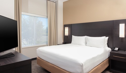 Studio Suite, 1 King Bed with Sofa bed (Mobility/Hearing Accessible, Tub)