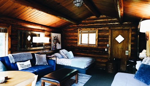 Salmon Trail Cabin
