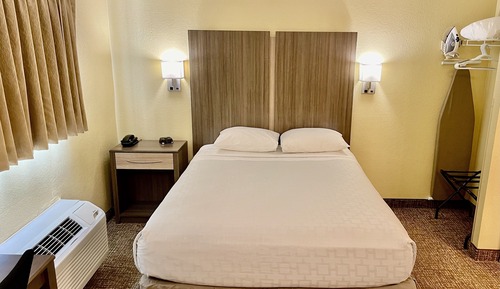 Standard Room, 1 Queen Bed, Non Smoking