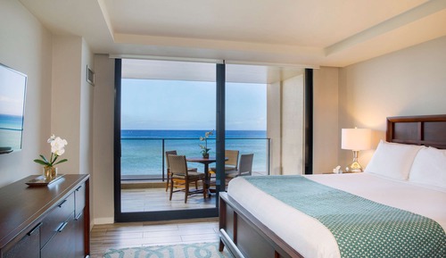 Premium 2-Bedroom Suite, 1 King Bed, 1 Queen Bed, 1 Sofa Bed, Kitchen, Balcony, Oceanfront (2 Bath)